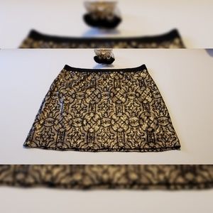Black and Gold chandelier fashion earrings.